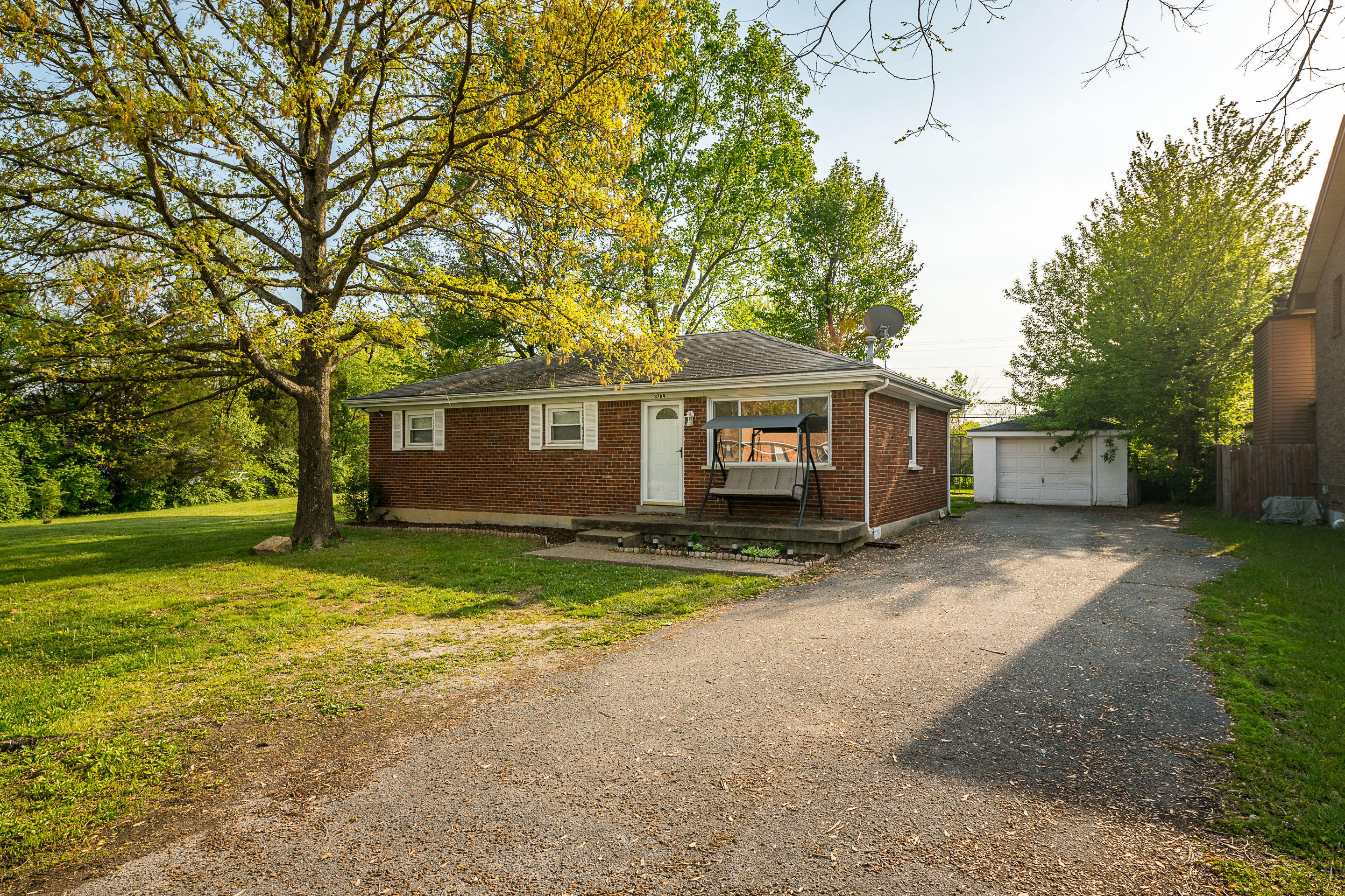 3764 East Blue Lick Road Louisville, KY 40229 - Photo 1 of 26 Front of home