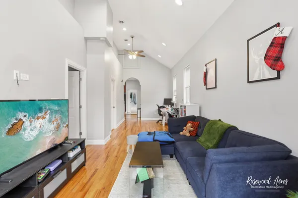 $530,000 | 1920 South Sangamon Street, Chicago, IL 60608