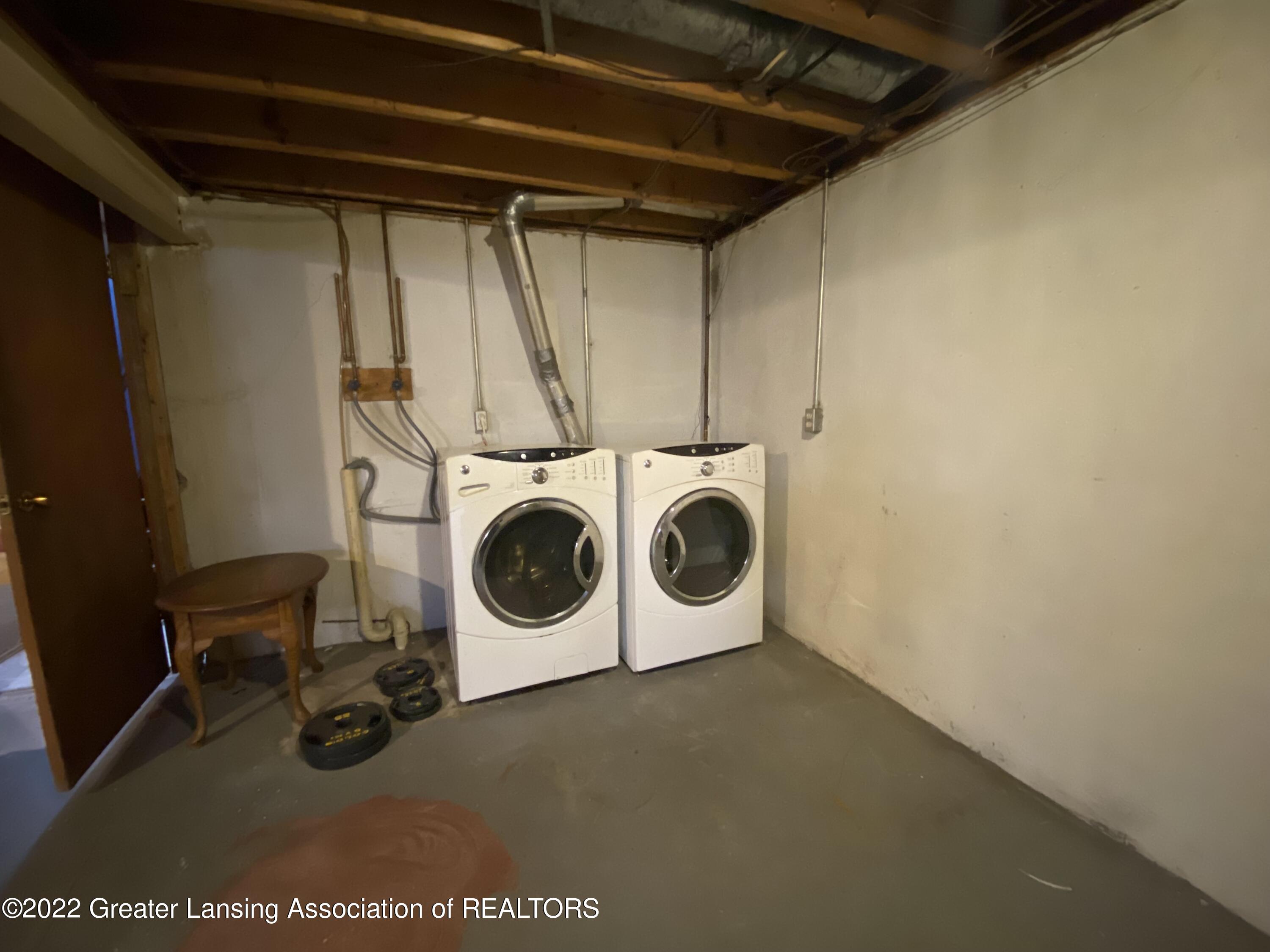 7015 North Aurelius Road Lansing, MI 48911 - Photo 24 of 30 Washer & Dryer