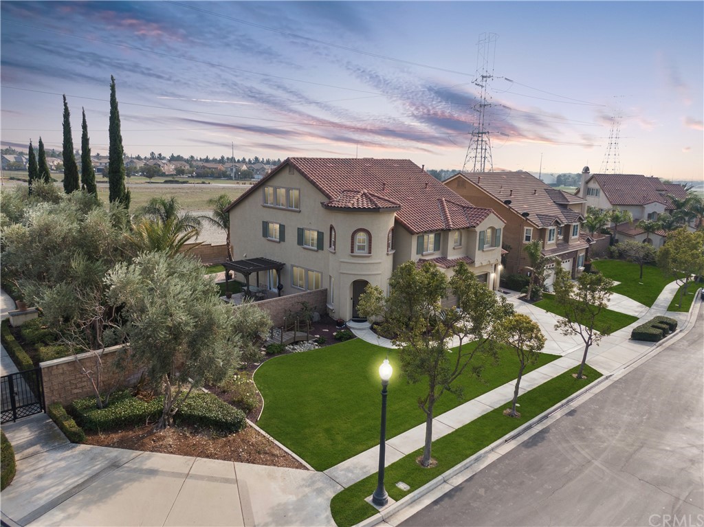 5381 Campania Way Fontana, CA 92336 - Photo 4 of 45