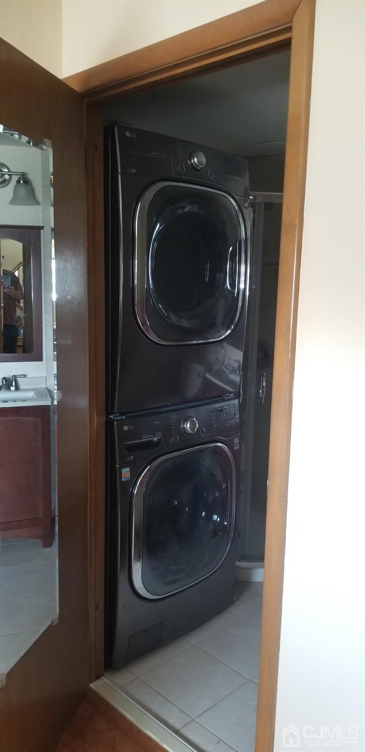 23 Spruce Street Port Reading, NJ 07064 - Photo 11 of 19 a close up view of washer and dryer