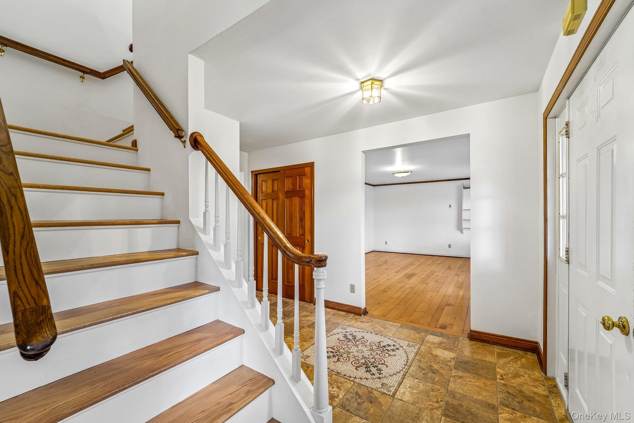 71 4 Corners Road Warwick, NY 10990 - Photo 4 of 48