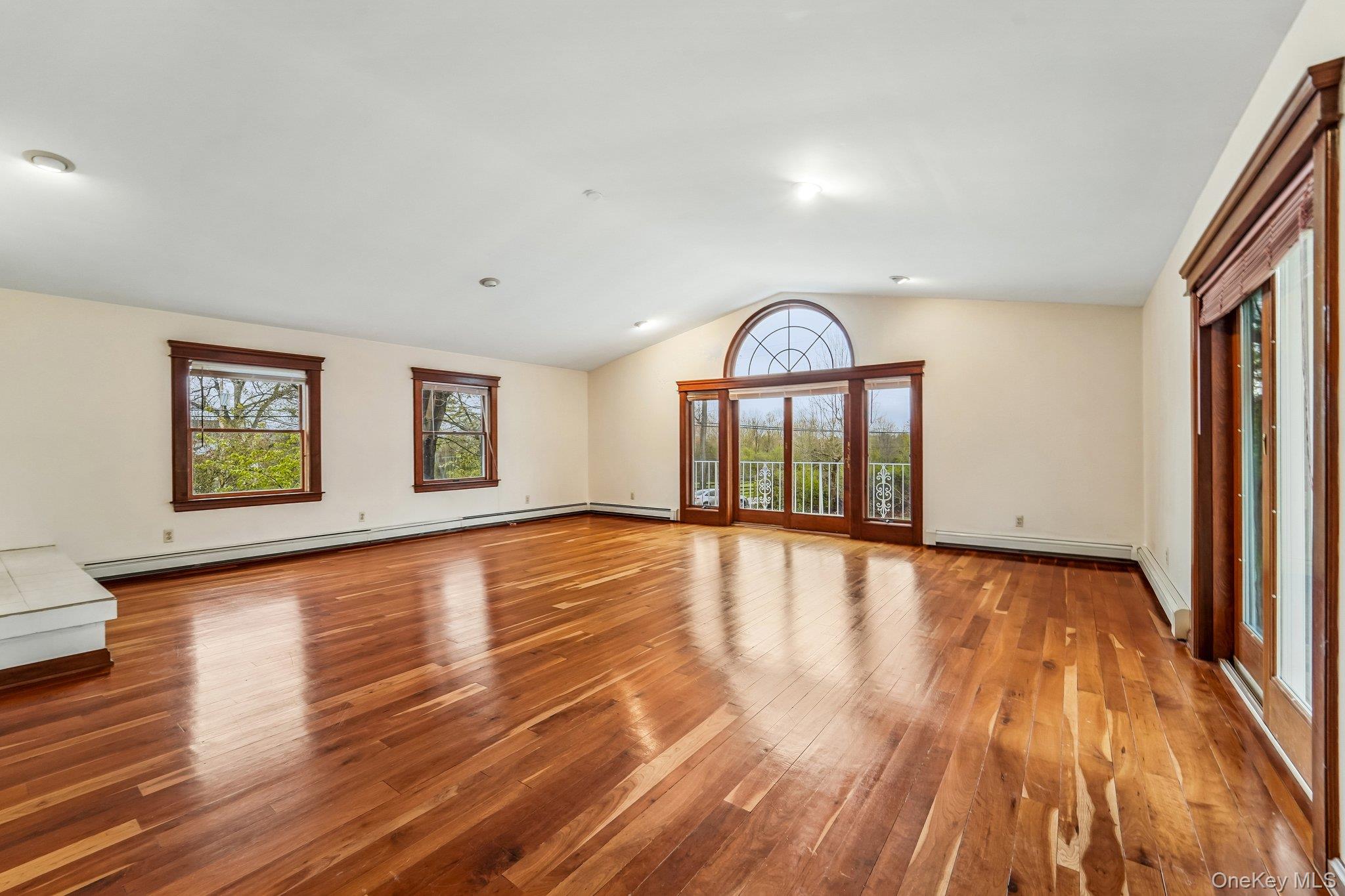 71 4 Corners Road Warwick, NY 10990 - Photo 6 of 48 Beautiful spacious Great Room.