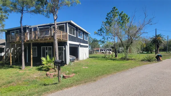 $1,795 | 12018 Sandpiper Road, Angleton, TX 77515