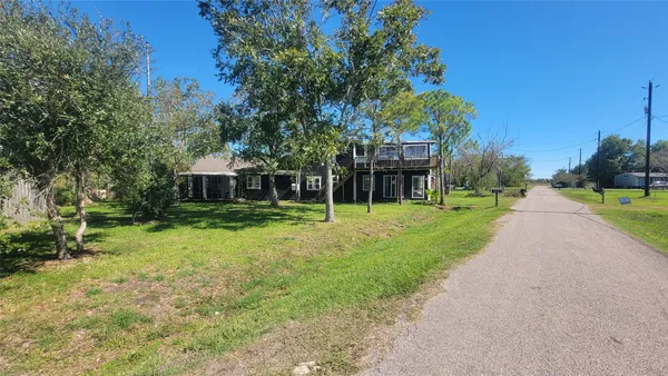 $1,795 | 12018 Sandpiper Road, Angleton, TX 77515