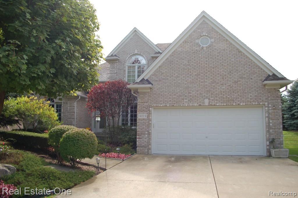 1409 Tulberry Circle Rochester, MI 48306 - Photo 2 of 29 DSC_0003.jpg