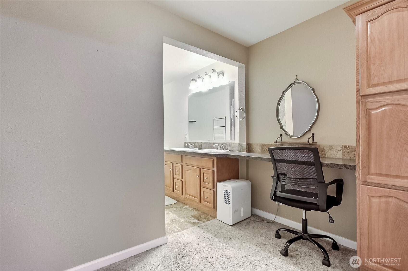 918 Gregory Way Southeast Olympia, WA 98513 - Photo 10 of 21 a view of a workspace with furniture