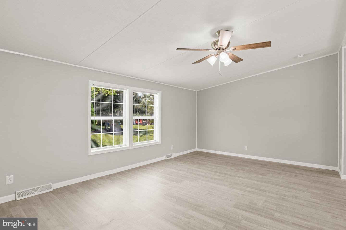300 Dean Street Elizabethtown, PA 17022 - Photo 13 of 32 Living Room
