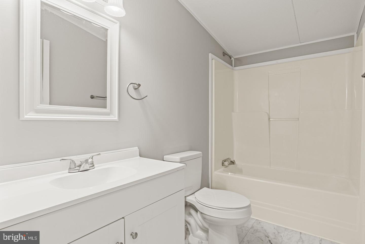 300 Dean Street Elizabethtown, PA 17022 - Photo 19 of 32 Bathroom 1