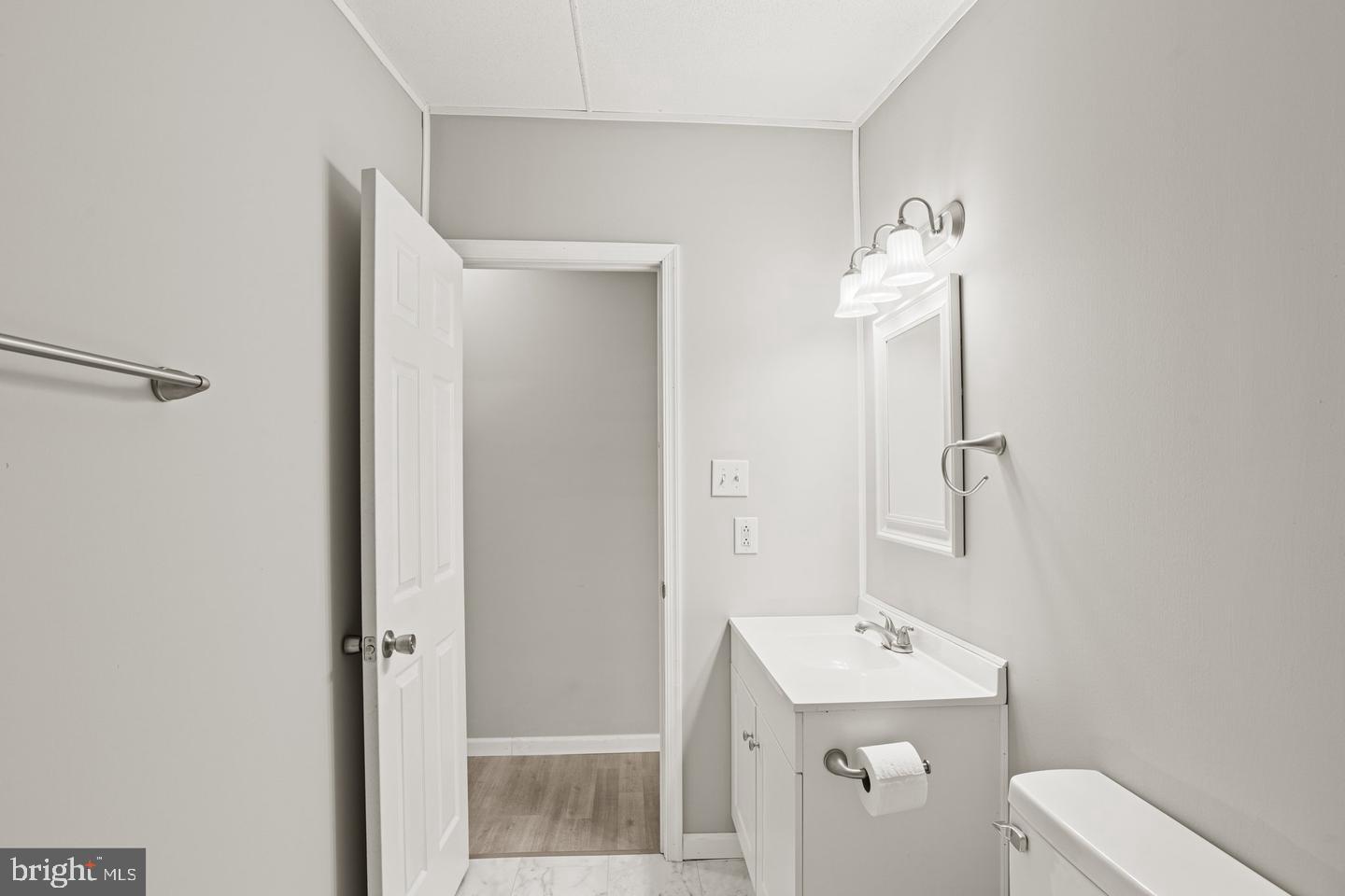 300 Dean Street Elizabethtown, PA 17022 - Photo 20 of 32 Bathroom 1