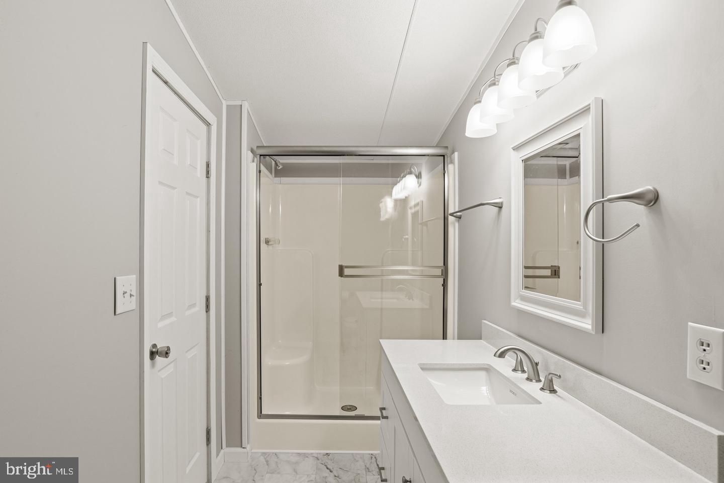 300 Dean Street Elizabethtown, PA 17022 - Photo 27 of 32 Primary Bathroom