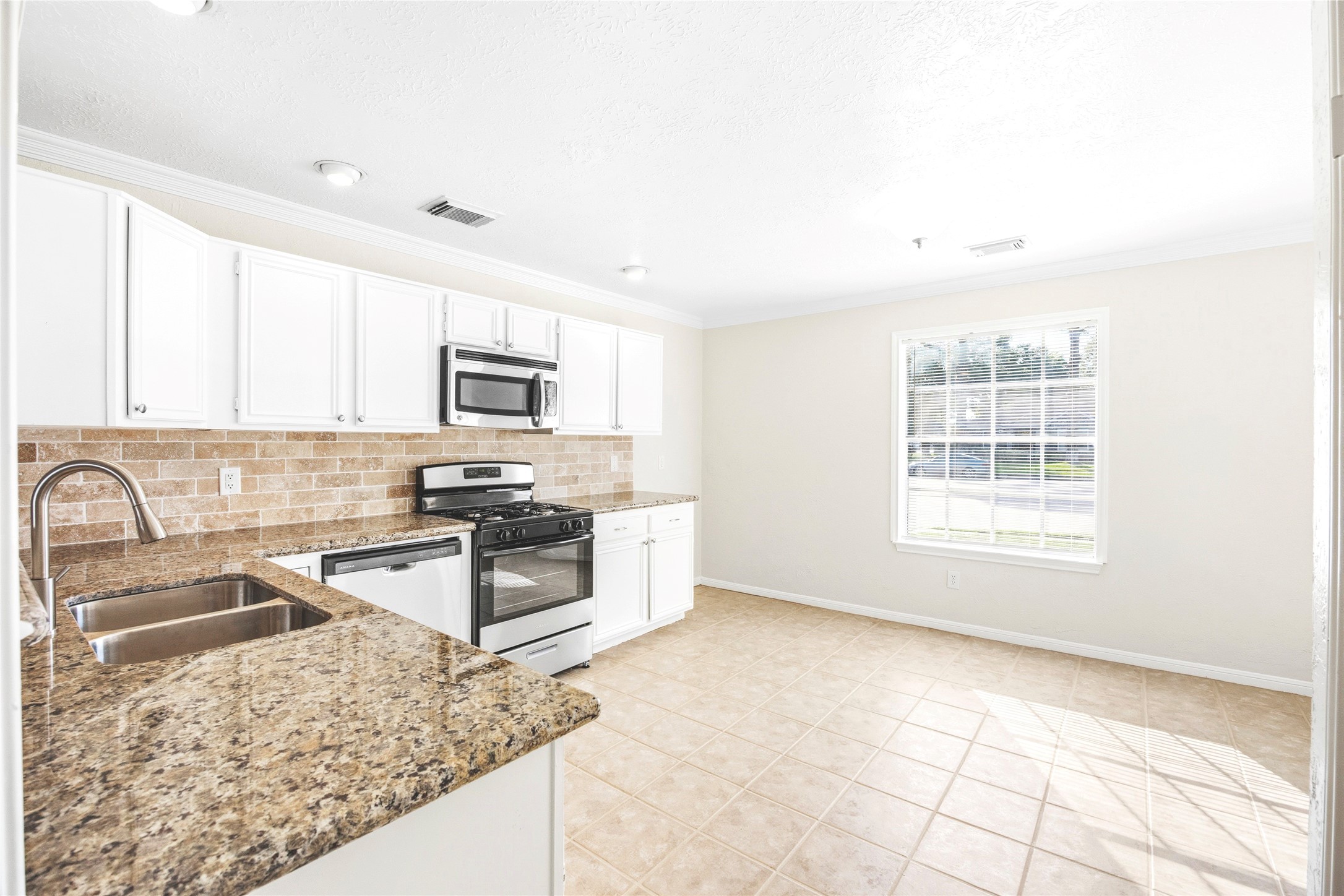 11014 Rippling Fields Court Houston, TX 77064 - Photo 12 of 37