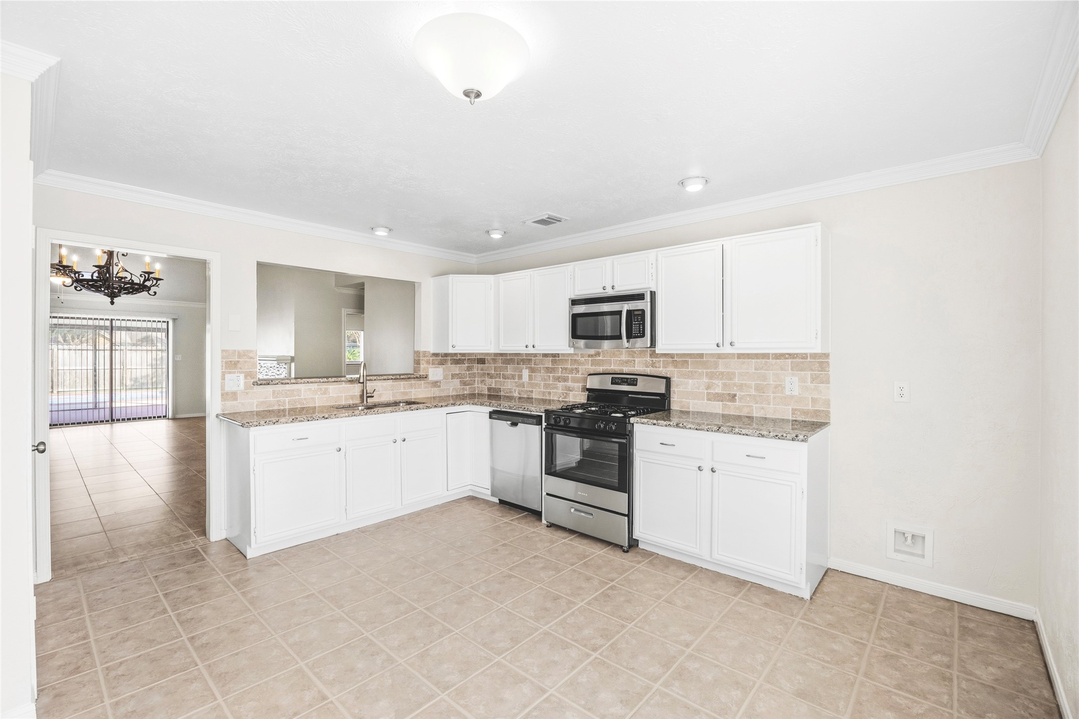 11014 Rippling Fields Court Houston, TX 77064 - Photo 13 of 37