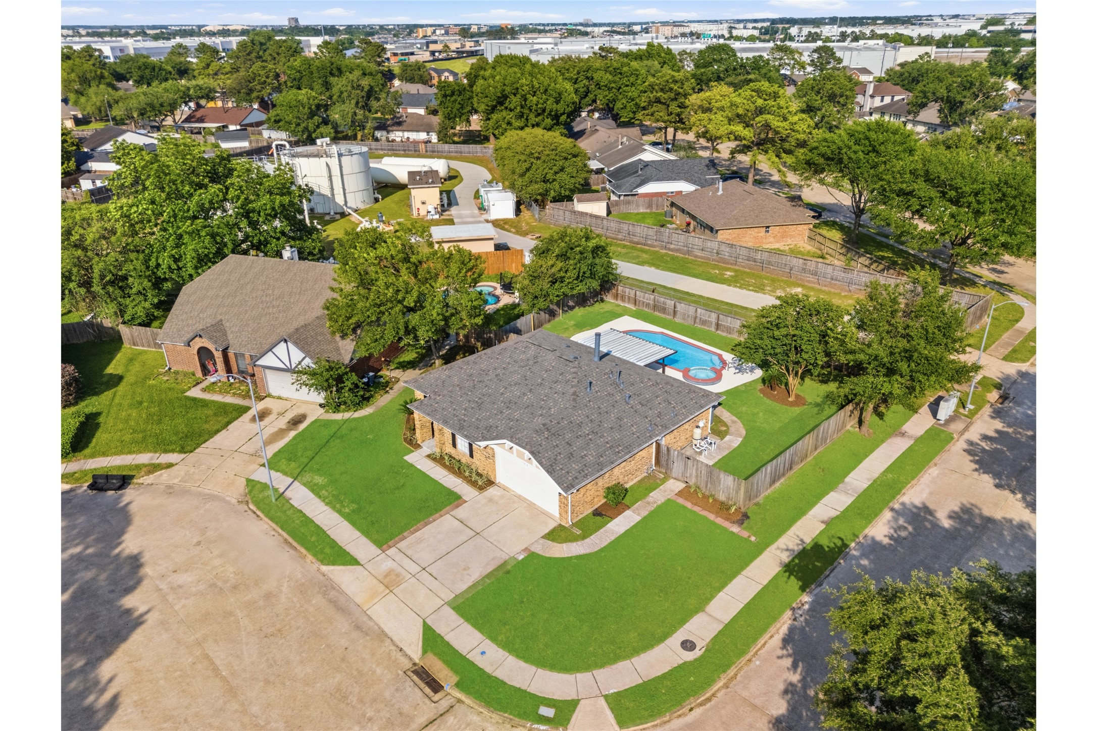 11014 Rippling Fields Court Houston, TX 77064 - Photo 2 of 37