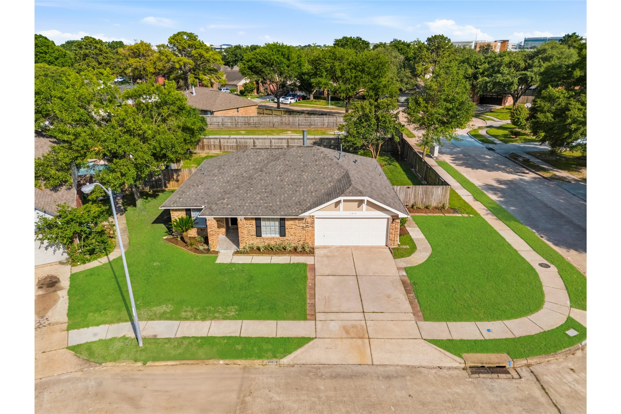 11014 Rippling Fields Court Houston, TX 77064 - Photo 3 of 37