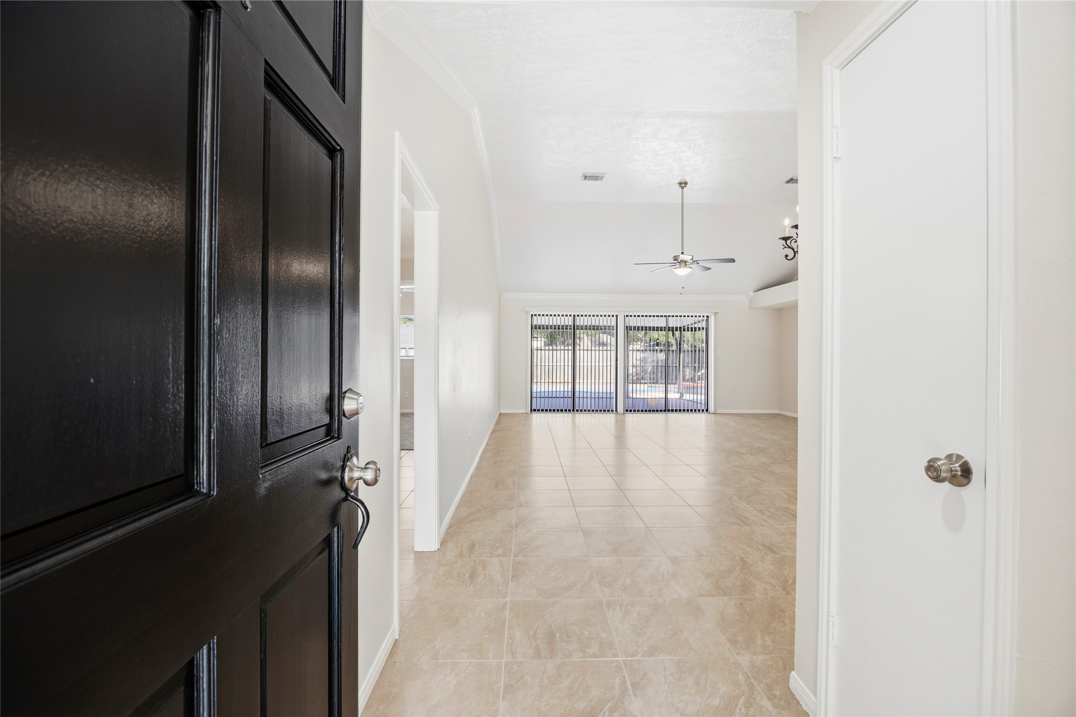 11014 Rippling Fields Court Houston, TX 77064 - Photo 6 of 37