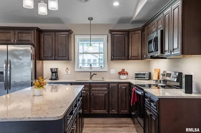 $336,900 | 1205 Wildflower Lane, Herrin, IL 62948