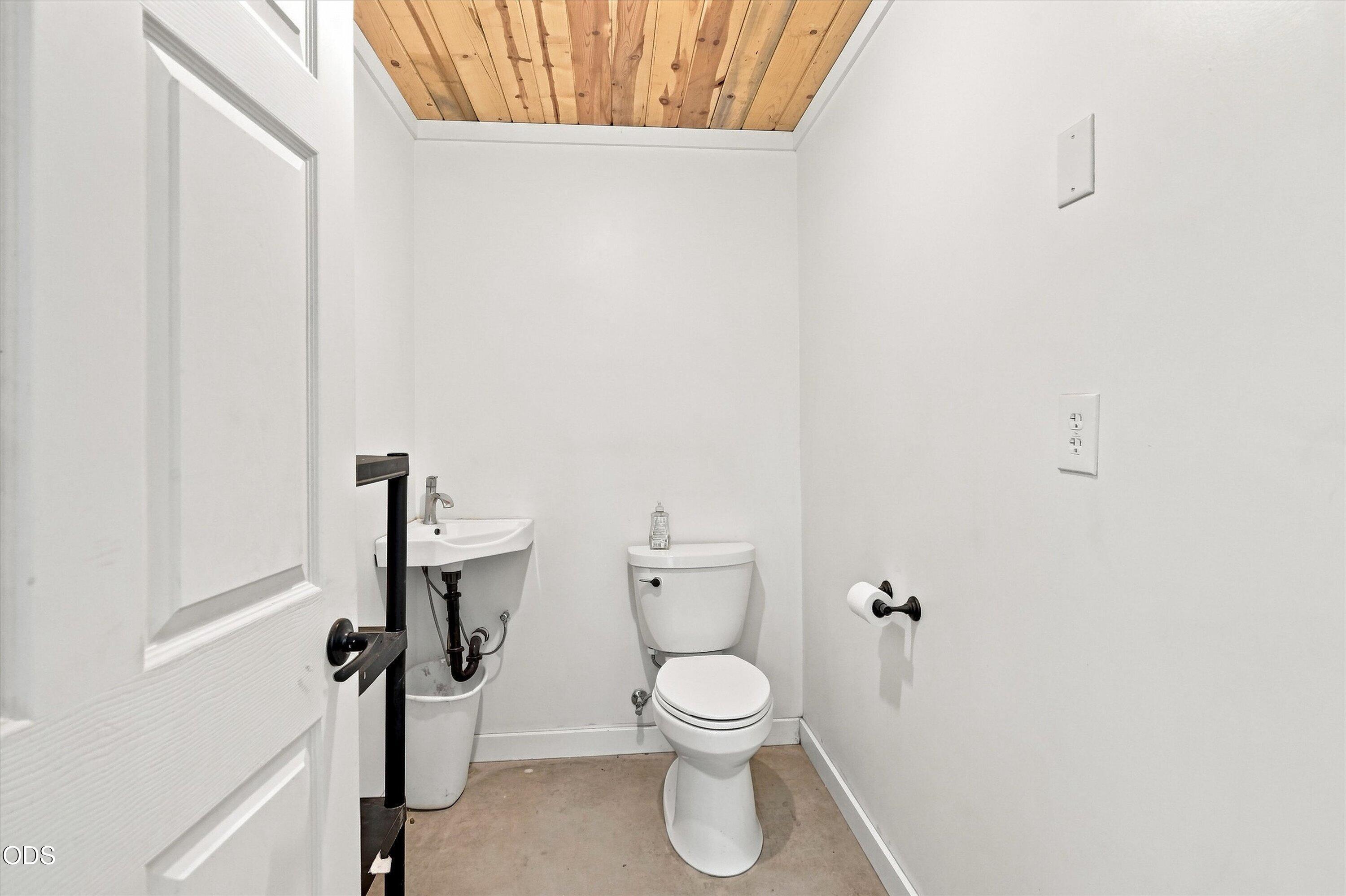 1098 Nick Young Road Eagle Point, OR 97524 - Photo 55 of 89 Gallery Image 55