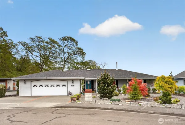 $620,000 | 654 East Oak Tree Circle, Sequim, WA 98382