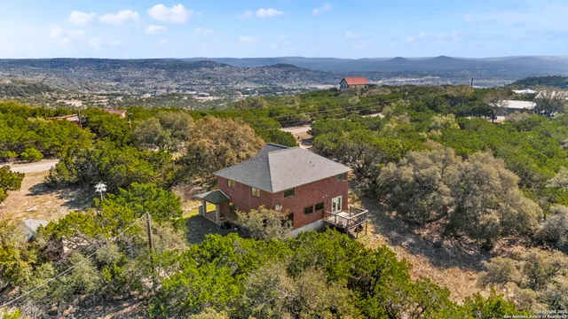 $490,000 | 178 Timber Hill, Pipe Creek, TX 78063