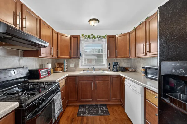 $289,900 | 1104 North Street, Racine, WI 53402