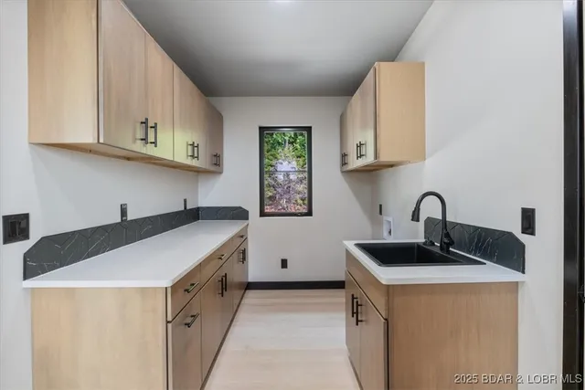 $1,525,000 | 85 Sylvan Views Avenue, Linn Creek, MO 65052