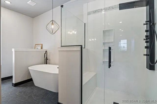 $1,525,000 | 85 Sylvan Views Avenue, Linn Creek, MO 65052