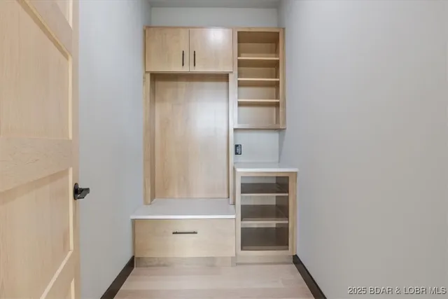 $1,525,000 | 85 Sylvan Views Avenue, Linn Creek, MO 65052