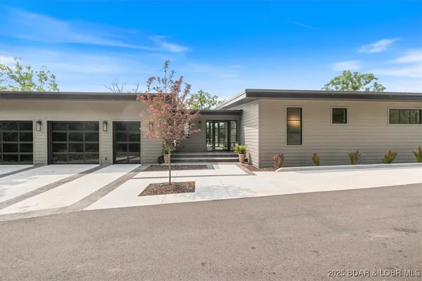 $1,525,000 | 85 Sylvan Views Avenue, Linn Creek, MO 65052
