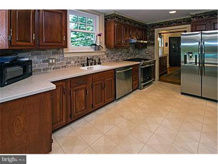 227 Arlingham Road Flourtown, PA 19031 - Photo 10 of 25 Kitchen