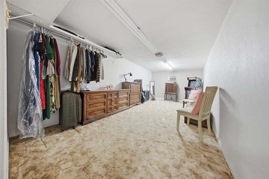 610 Walter Road Gainesville, TX 76240 - Photo 15 of 33 a view of a walk in closet