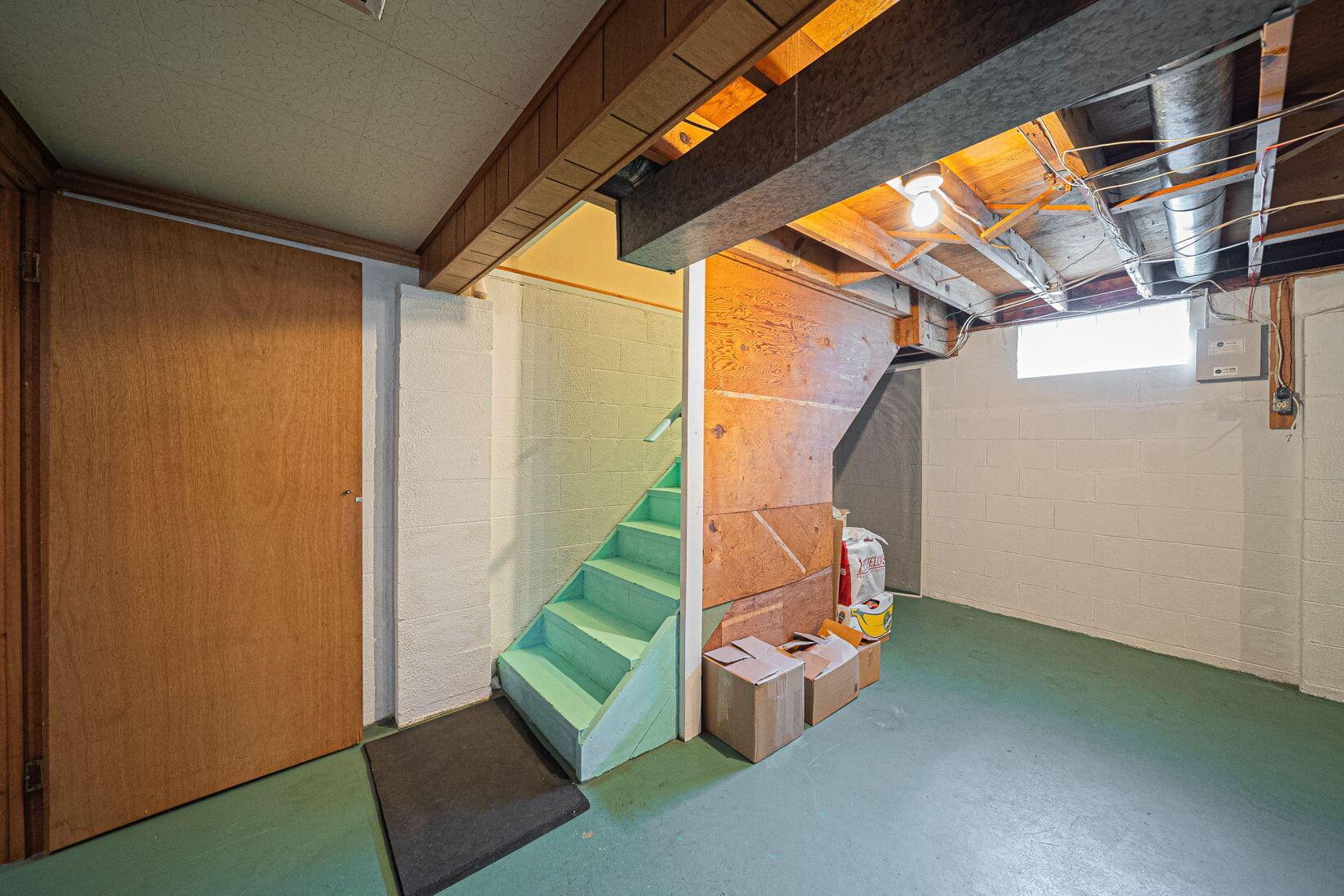 6241 Faircrest Road Columbus, OH 43229 - Photo 20 of 33 Steps to Full Basement