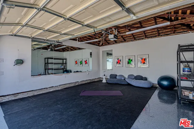 $5,400 | 3914 Somerset Drive, Los Angeles, CA 90008