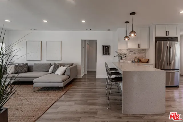 $5,400 | 3914 Somerset Drive, Los Angeles, CA 90008