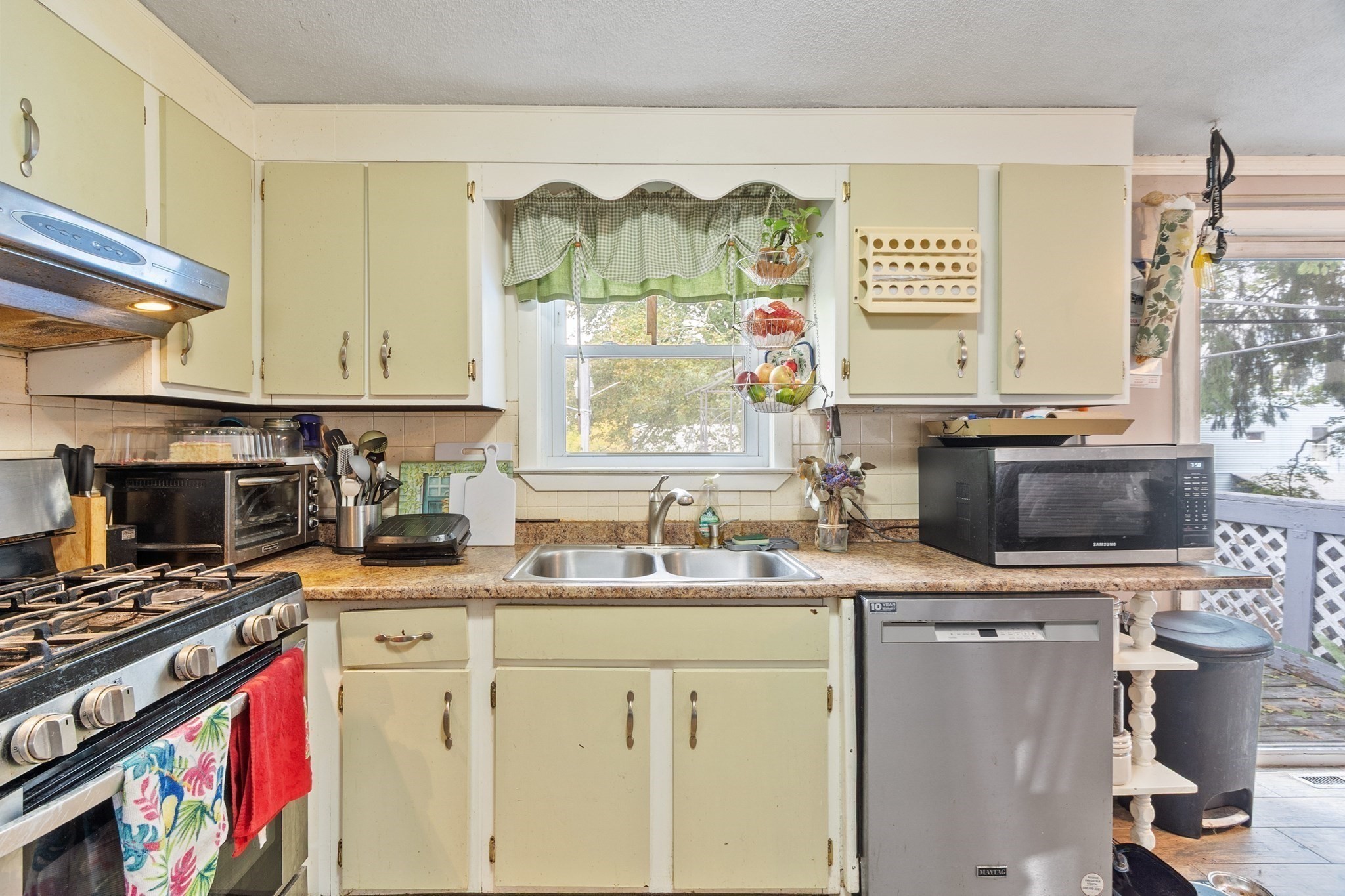 53 Cook Street Lynn, MA 01902 - Photo 9 of 29 Gallery Image 9