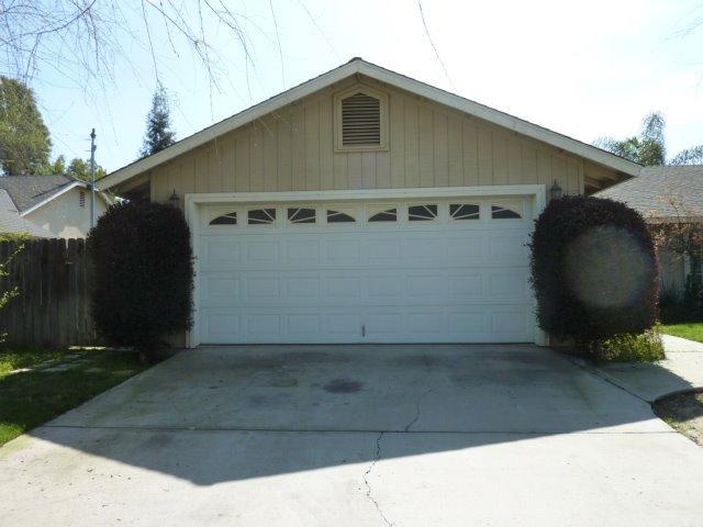 267 West Stanley Avenue Reedley, CA 93654 - Photo 3 of 37 Gallery Image 3