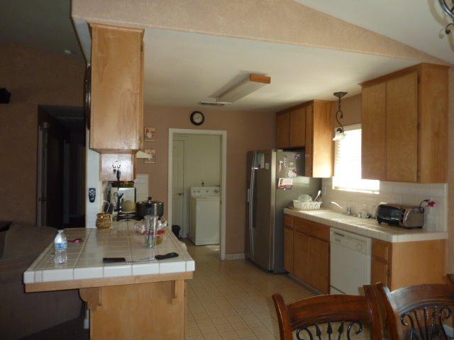 267 West Stanley Avenue Reedley, CA 93654 - Photo 7 of 37 Gallery Image 7
