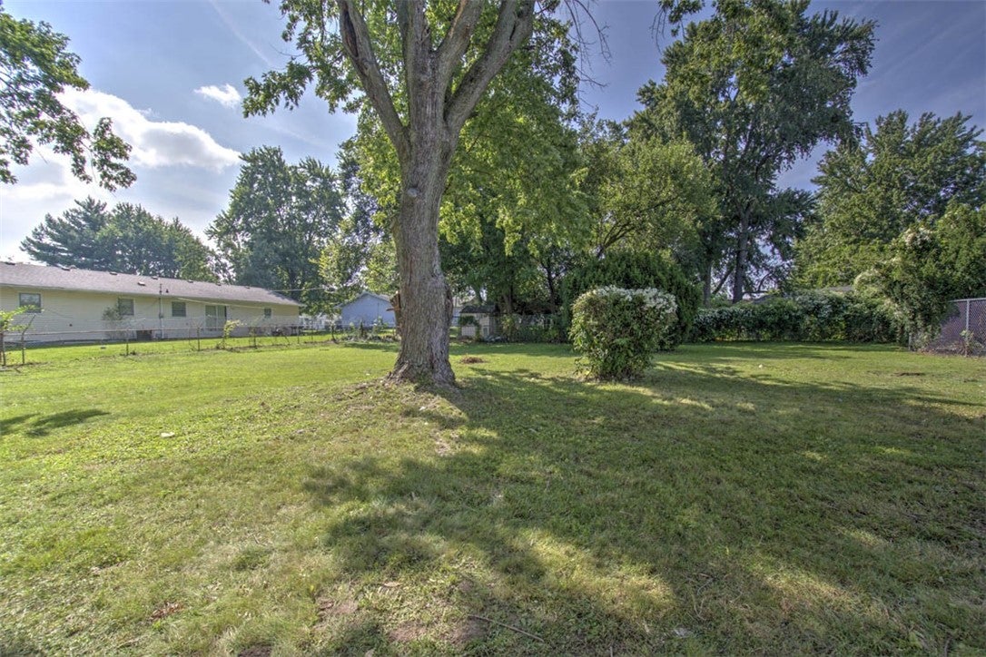 1715 West Ravina Park Road Decatur, IL 62526 - Photo 21 of 22 Gallery Image 21