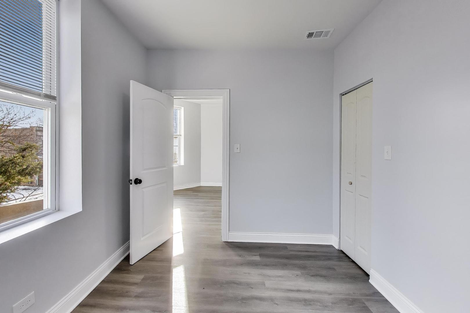 5716 South May Street Chicago, IL 60621 - Photo 19 of 35