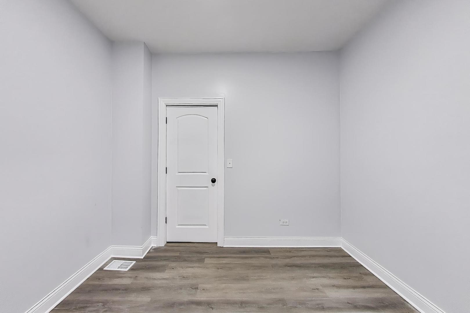 5716 South May Street Chicago, IL 60621 - Photo 26 of 35