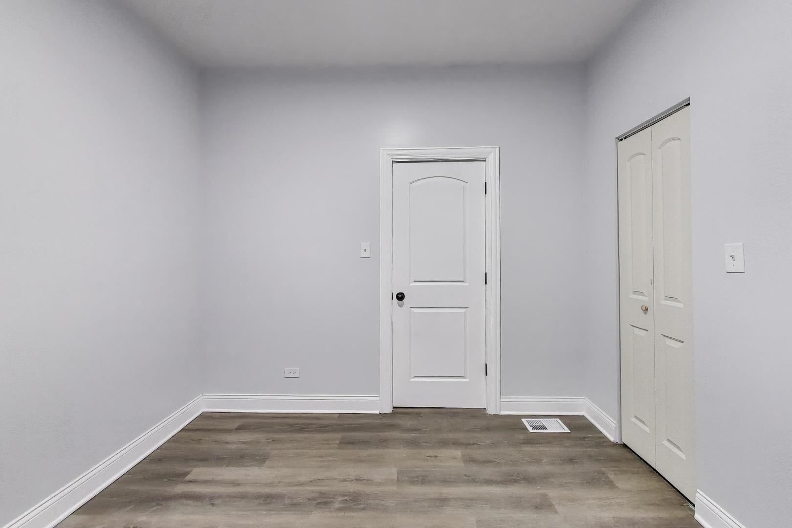 5716 South May Street Chicago, IL 60621 - Photo 31 of 35