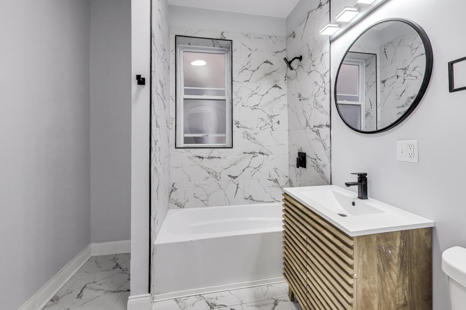 5716 South May Street Chicago, IL 60621 - Photo 6 of 35