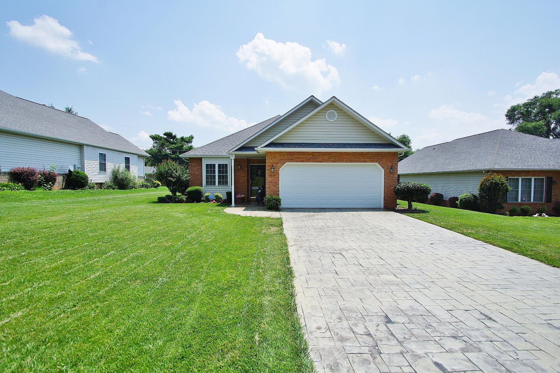 2227 Countryside Road Northwest Roanoke, VA 24017 - Photo 4 of 45 dsc07863