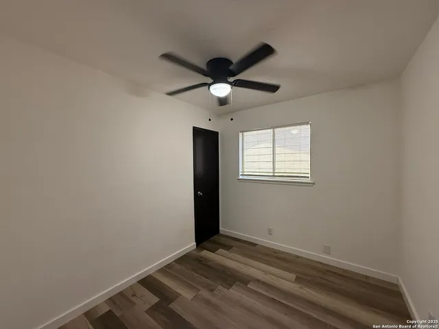 $1,900 | 217 Avenue East, Converse, TX 78109