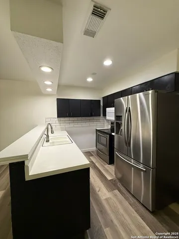 $1,900 | 217 Avenue East, Converse, TX 78109