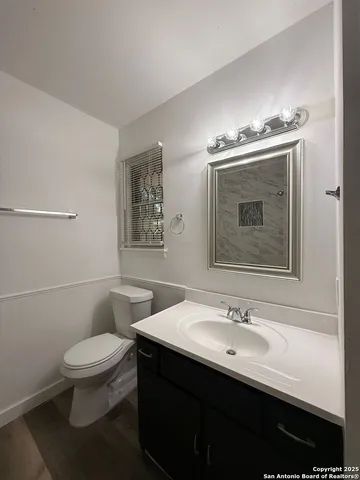 $1,900 | 217 Avenue East, Converse, TX 78109