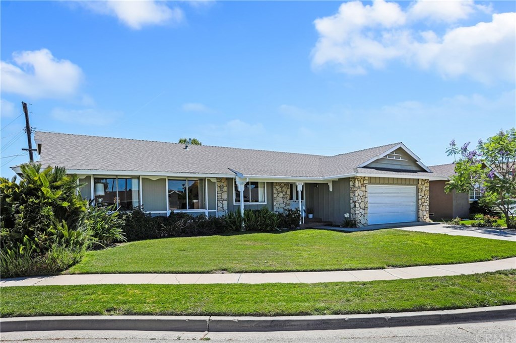 608 Joan Way Placentia, CA 92870 - Photo 3 of 26