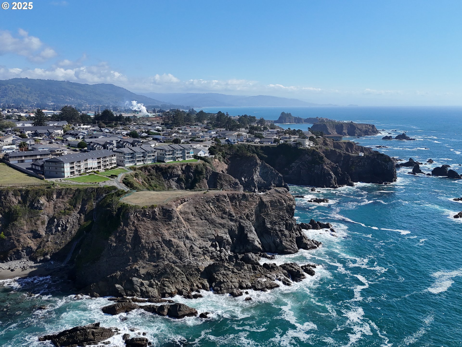 1305 Moore Street, Unit 402 Brookings, OR 97415 - Photo 27 of 28 a view of a city