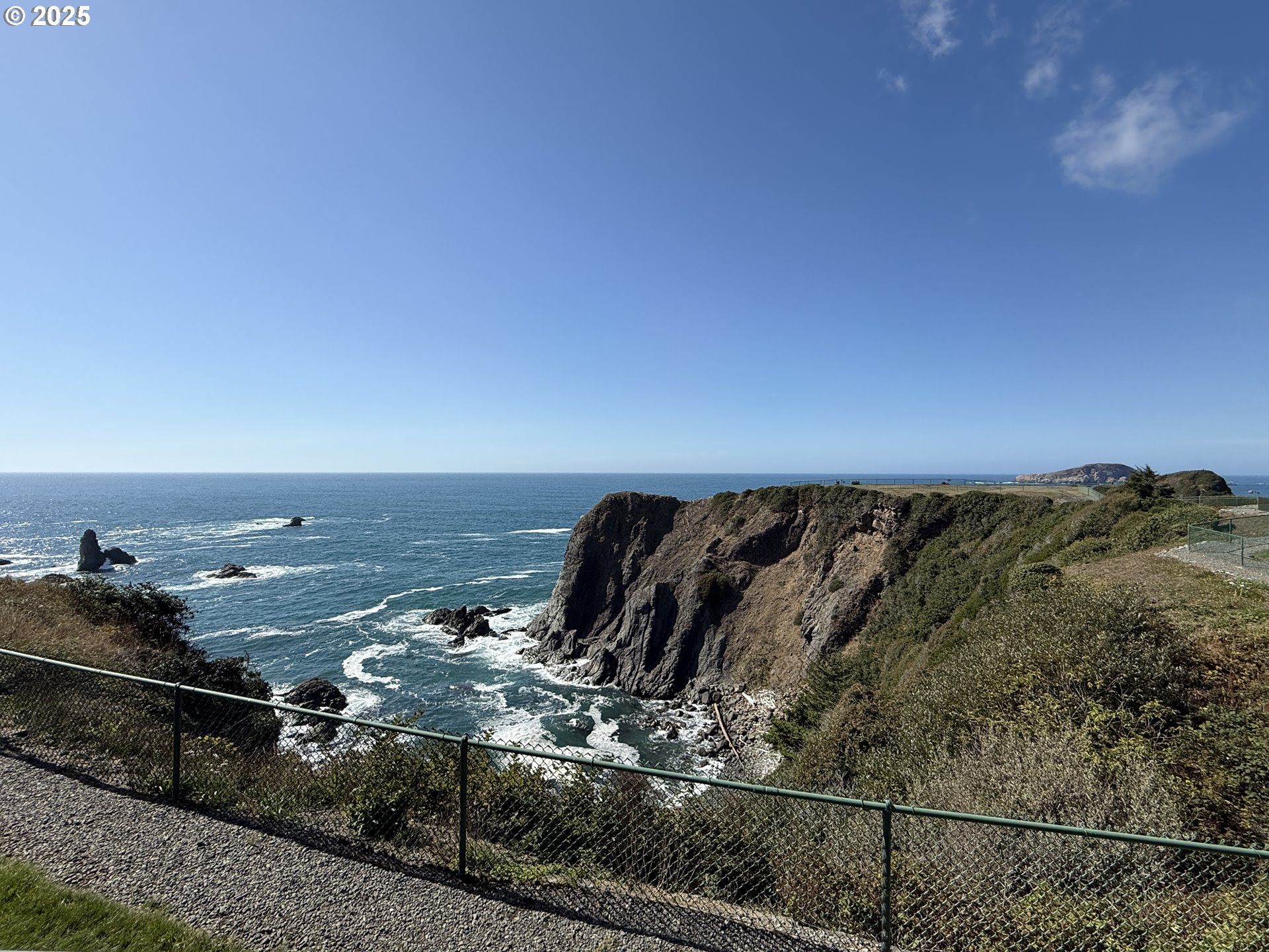 1305 Moore Street, Unit 402 Brookings, OR 97415 - Photo 3 of 28 a view of a ocean