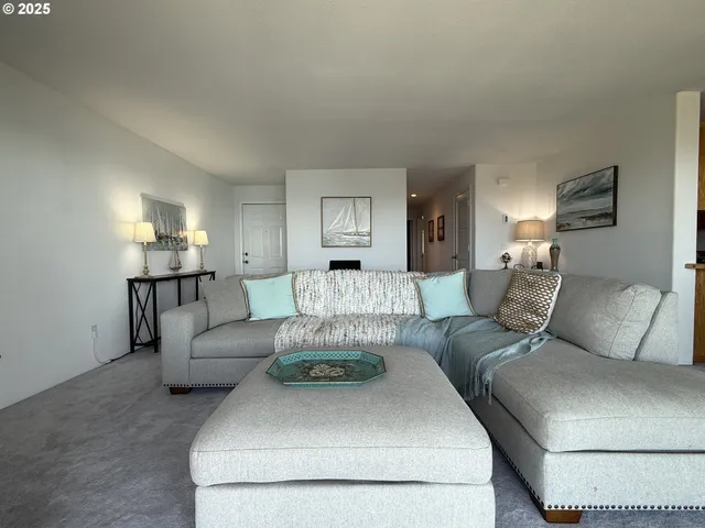 $549,900 | 1305 Moore Street, Unit 402, Brookings, OR 97415